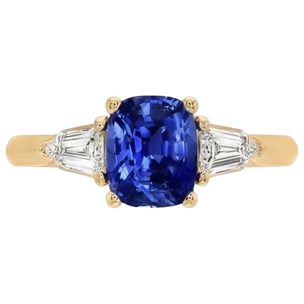 Cuscino con zaffiro Ceylon blu intenso e anello baguette affusolato 9.50 carati