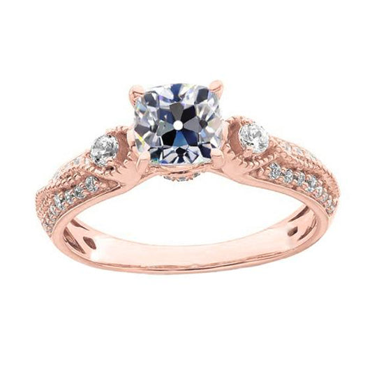 Cuscino Old Mine Cut Vero Diamante Ring 3 Stone Style Milgrain 4 Carati