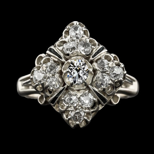 Cuscino Per Anello Di Fidanzamento In Stile Vintage E Naturale Diamante Ovale A Taglio Antico Da 4 Carati