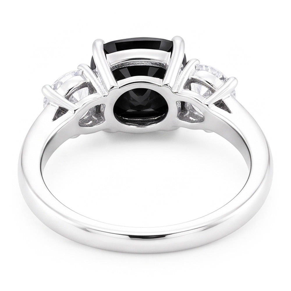 Anello di Fidanzamento a Tre Pietre con Diamante Nero Scuro Naturale Taglio Cuscino da 6 Carati in Oro Bianco 14K