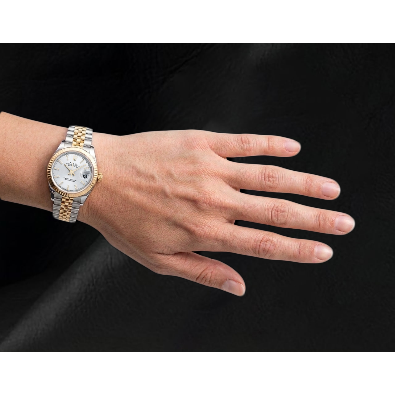 Orologio Rolex Datejust da Donna 28 mm con Lunetta Zigrinata in Acciaio Inossidabile e Oro 279173