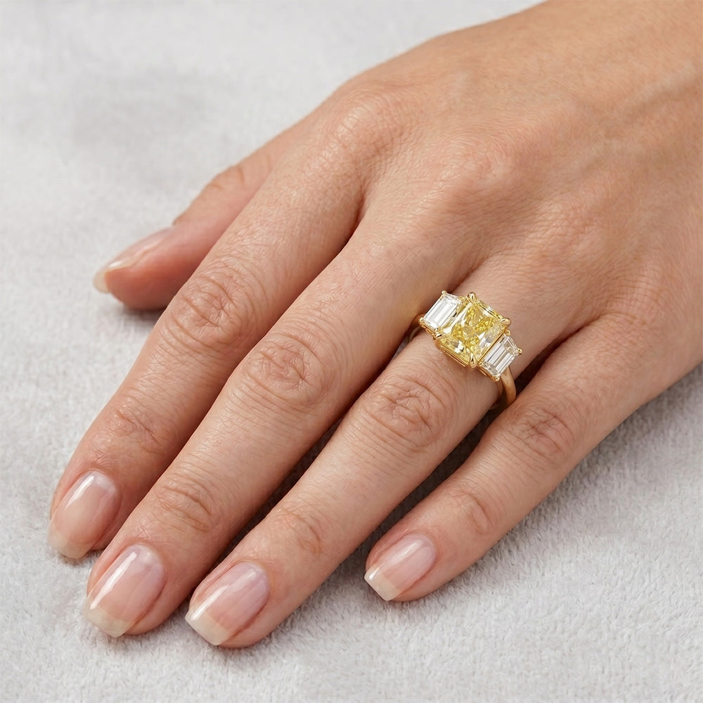Diamante Canarino Purezza VVS Anello Statement 3,25 carati in