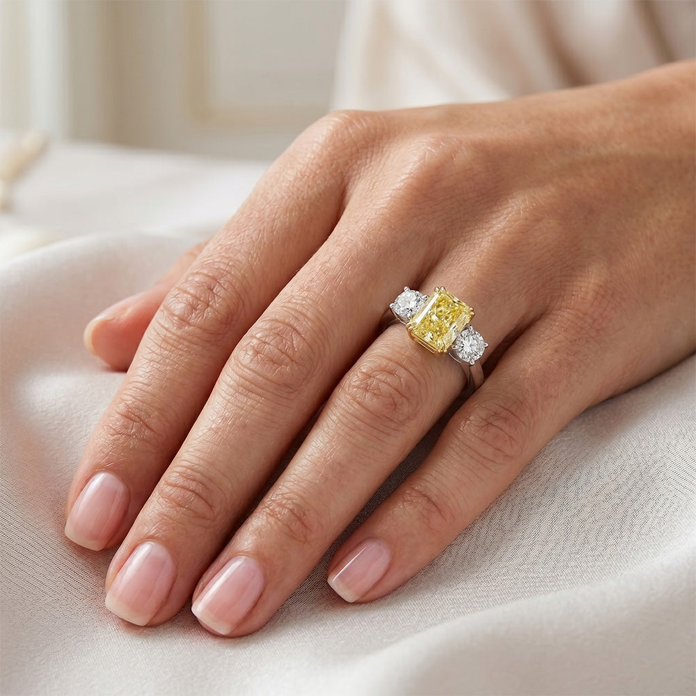 Diamante Giallo Canarino VVS Trilogia 2 carati in Oro Bicolore