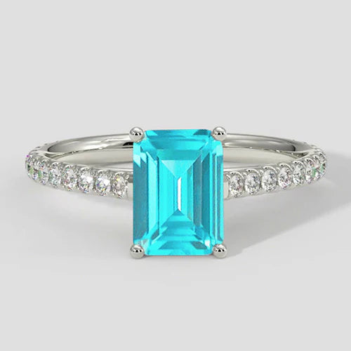 Elegante anello Paraiba taglio smeraldo