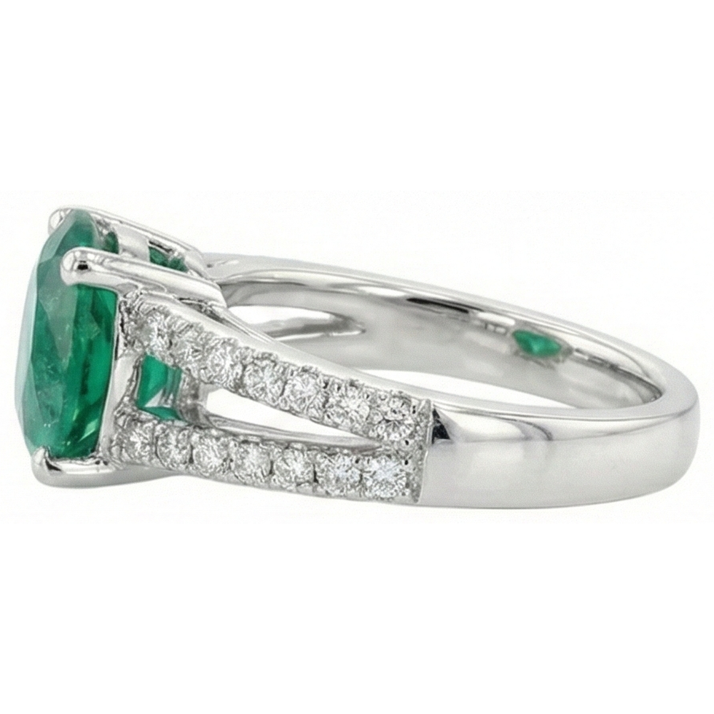 Fede Nuziale In Oro Bianco 14K . Con Verde Smeraldo Rotondo Con Diamanti Naturali Autentici ( non creati in laboratorio ) 3.75 Carati