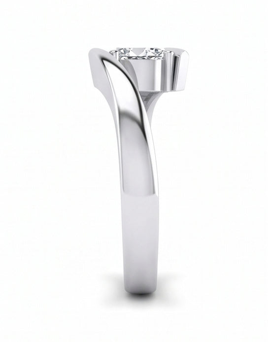 vero oval diamante 14carati fede eternity su bianco