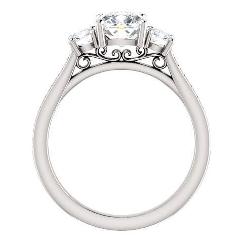 Genuino Anello Di Fidanzamento Con 3 Pietre A Cuscino Da 1.90 Ct. In Oro Bianco