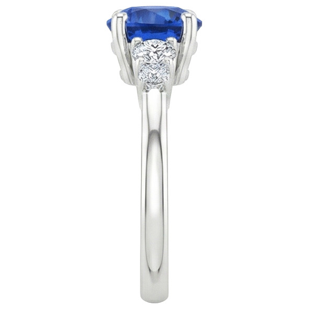 Gioielli da donna con diamanti. zaffiro rotondo di Ceylon. cinque pietre. 2.50 carati