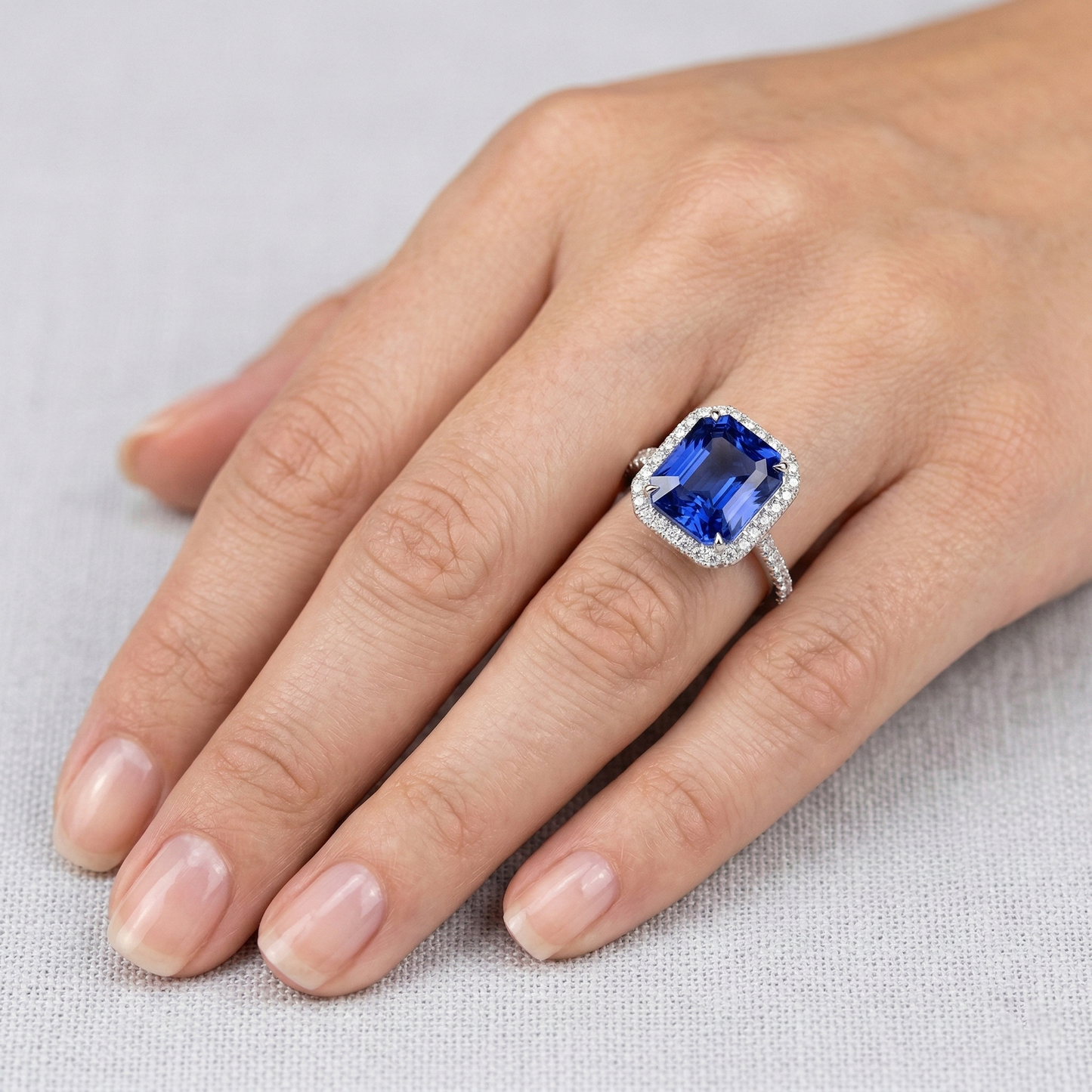 Gioielli da donna Halo Diamond Jewelry Ceylon Sapphire Prong Set oro 5 carati