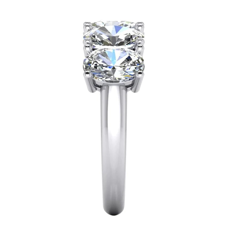 Gioiello In Oro Con Fascia A Mezza Eternità Con 5 Pietre Di Naturale Diamante Taglio Ovale Da 3,75 Ct