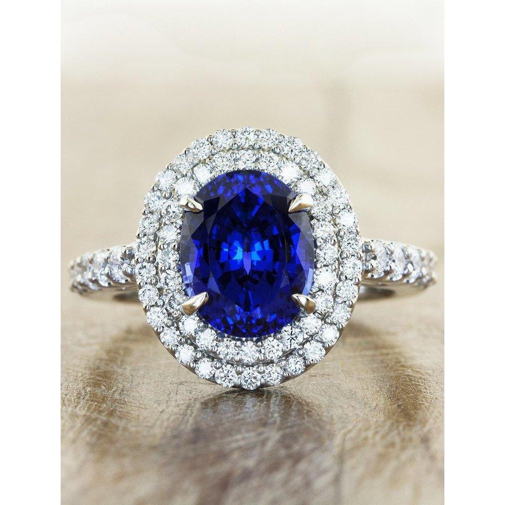 Grande anello ovale con zaffiro blu dello Sri Lanka e diamante. oro bianco da 4.55 ct. 14 carati - harrychadent.it