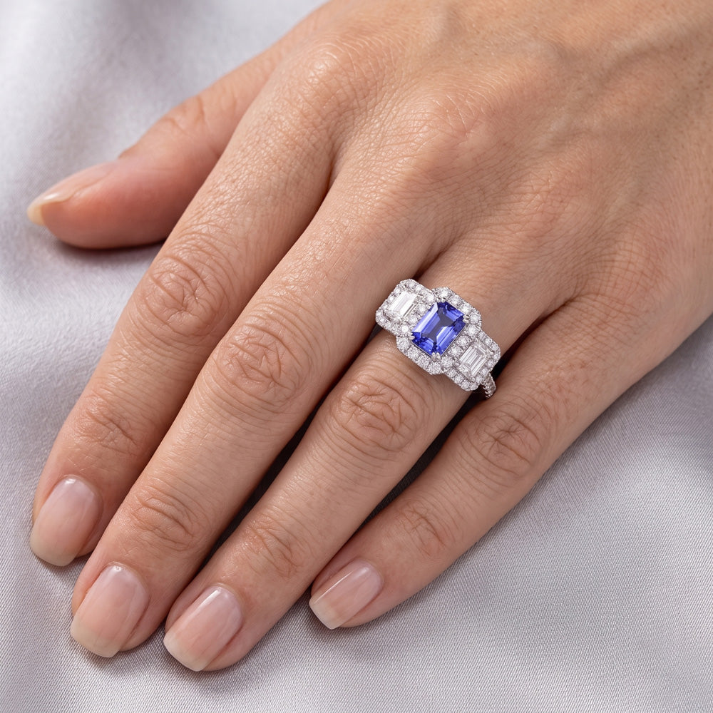 Halo Diamond Ring Deep Blue Sapphire Emerald & Round Accenti 3 Carati