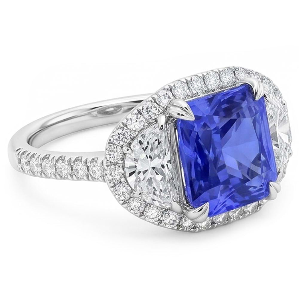Halo Ring Cushion Zaffiro con mezza luna e diamante rotondo 4.50 carati