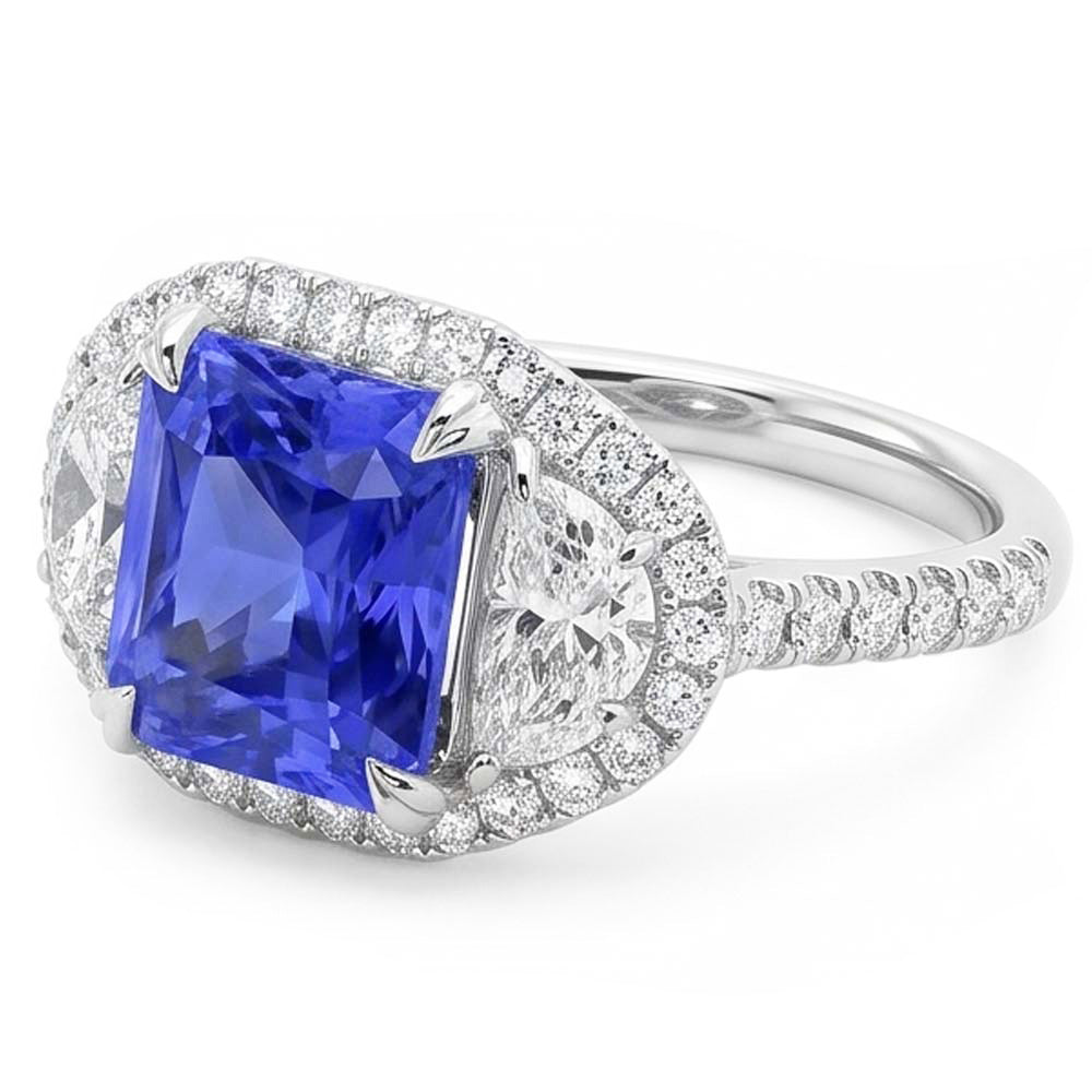 Halo Ring Cushion Zaffiro con mezza luna e diamante rotondo 4.50 carati