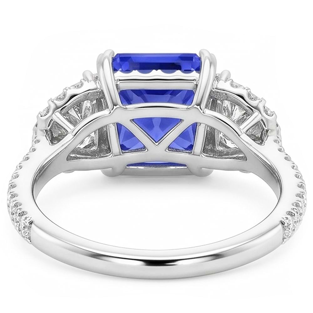 Halo Ring Cushion Zaffiro con mezza luna e diamante rotondo 4.50 carati