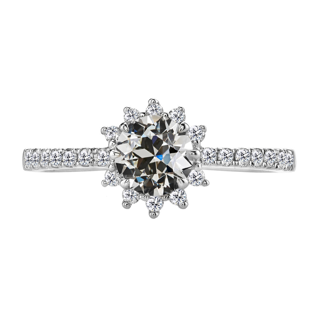 Diamante Cuscino Antico Solitario con Pietre Laterali in Oro Bianco 14K – vista principale