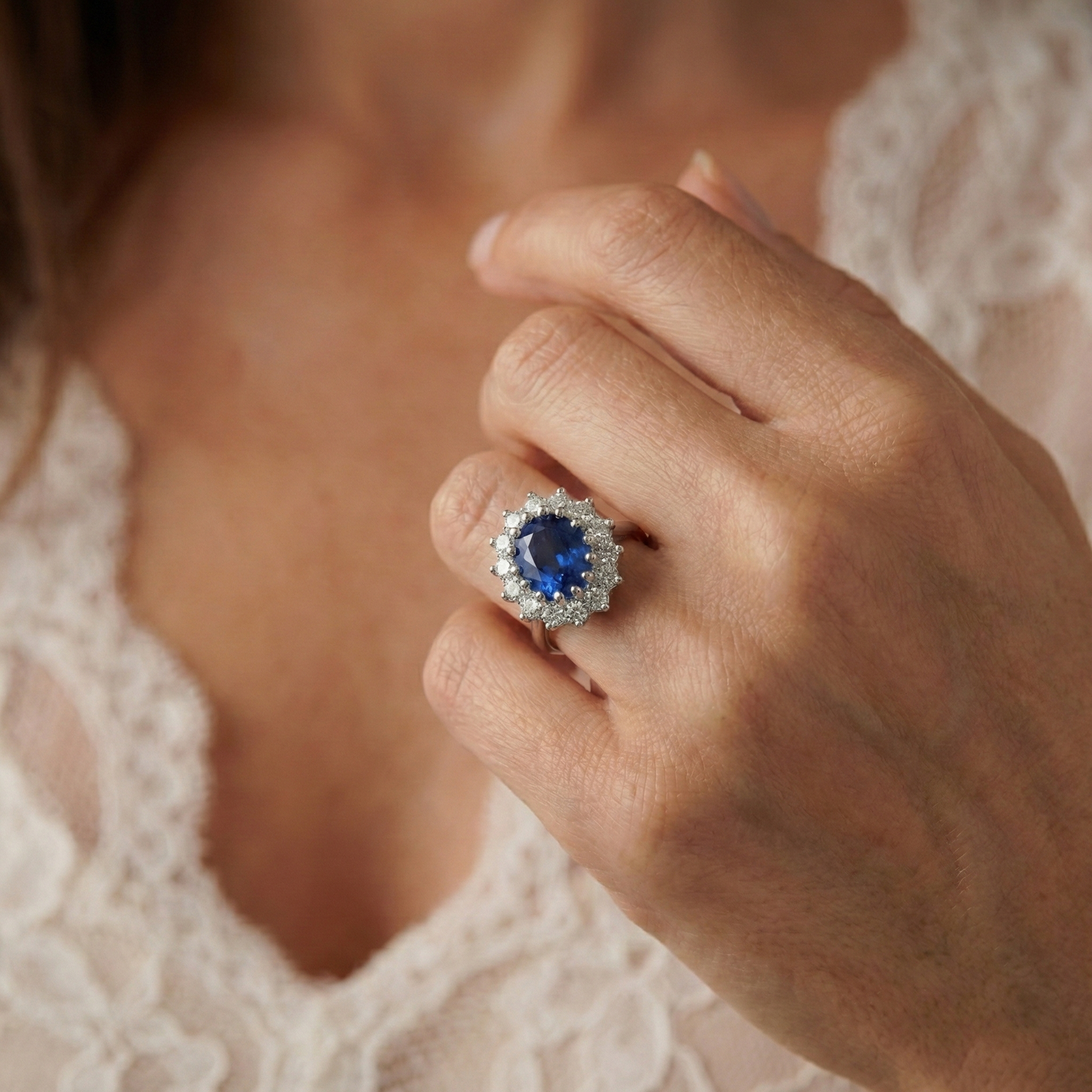 Di lusso Zaffiro Blu Fiordaliso Anello con Gemma 3,50 carati – vista posteriore