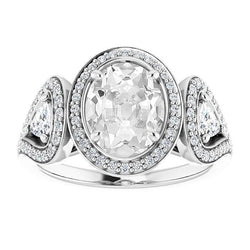Taglio Old Mine Diamante Anello con Pavé Halo – 5 carati in Oro