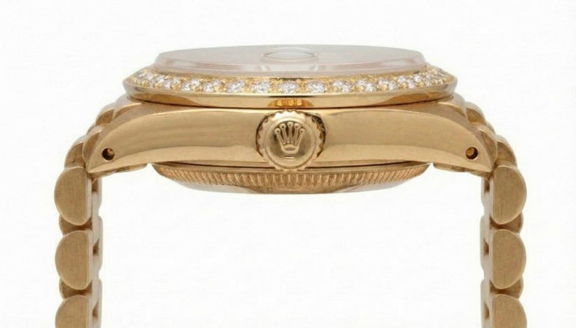 Madreperla bianca Quadrante romano Orologio presidenziale Rolex Datejust Lunetta con diamanti Oro