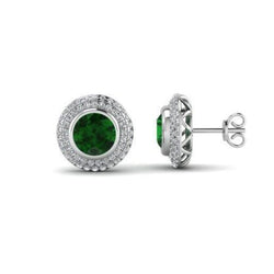 Orecchini A Lobo Con Verde Smeraldo Rotondo E Diamante Da 5.90 Carati In Oro Bianco 14K