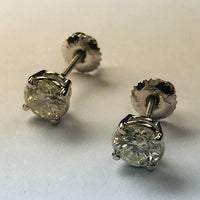 Orecchini 1.80 Carati Round Vero Diamond Studs