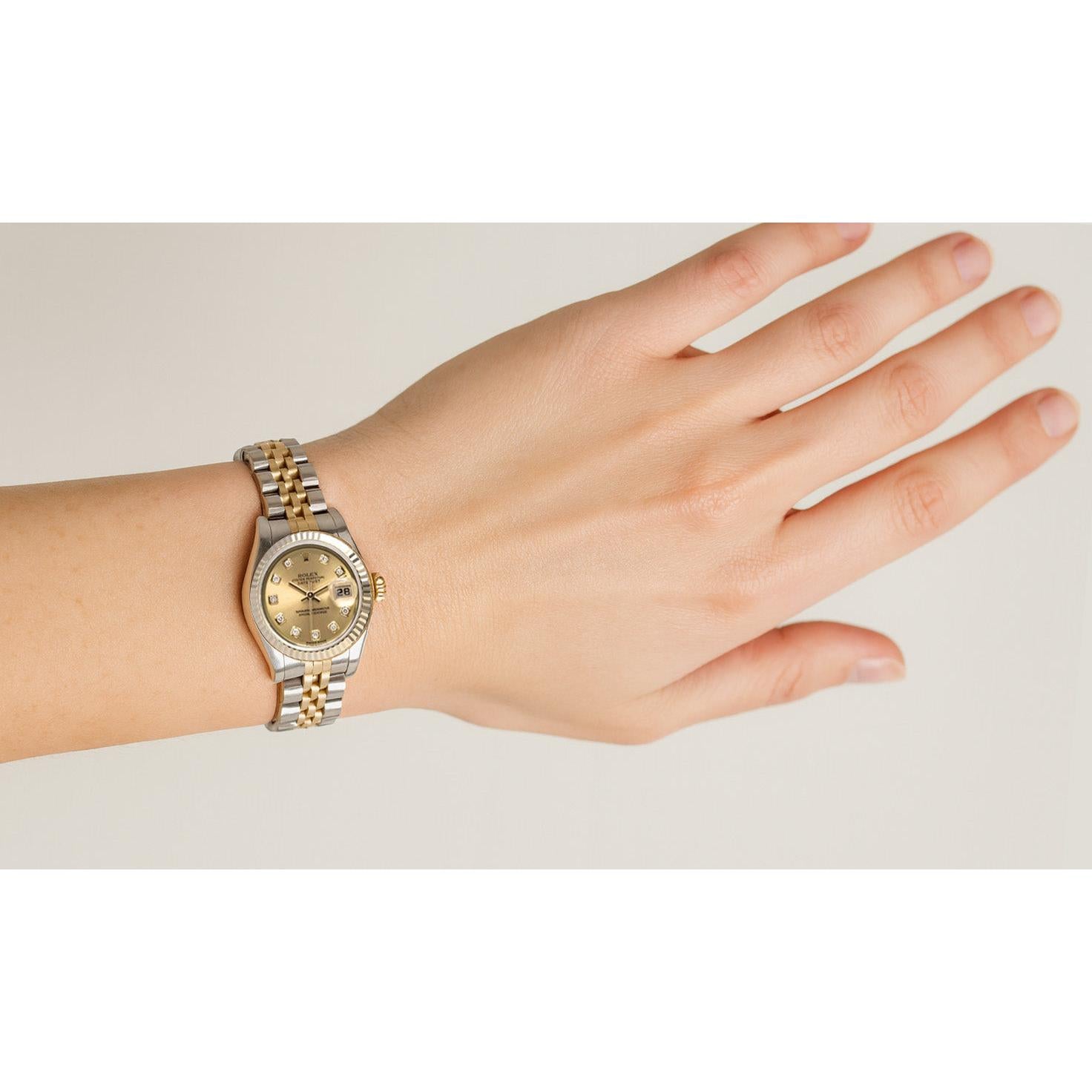 Orologio Rolex Datejust champagne con quadrante in diamanti e chiusura nascosta a scatto rapido da 26 mm bicolore P1