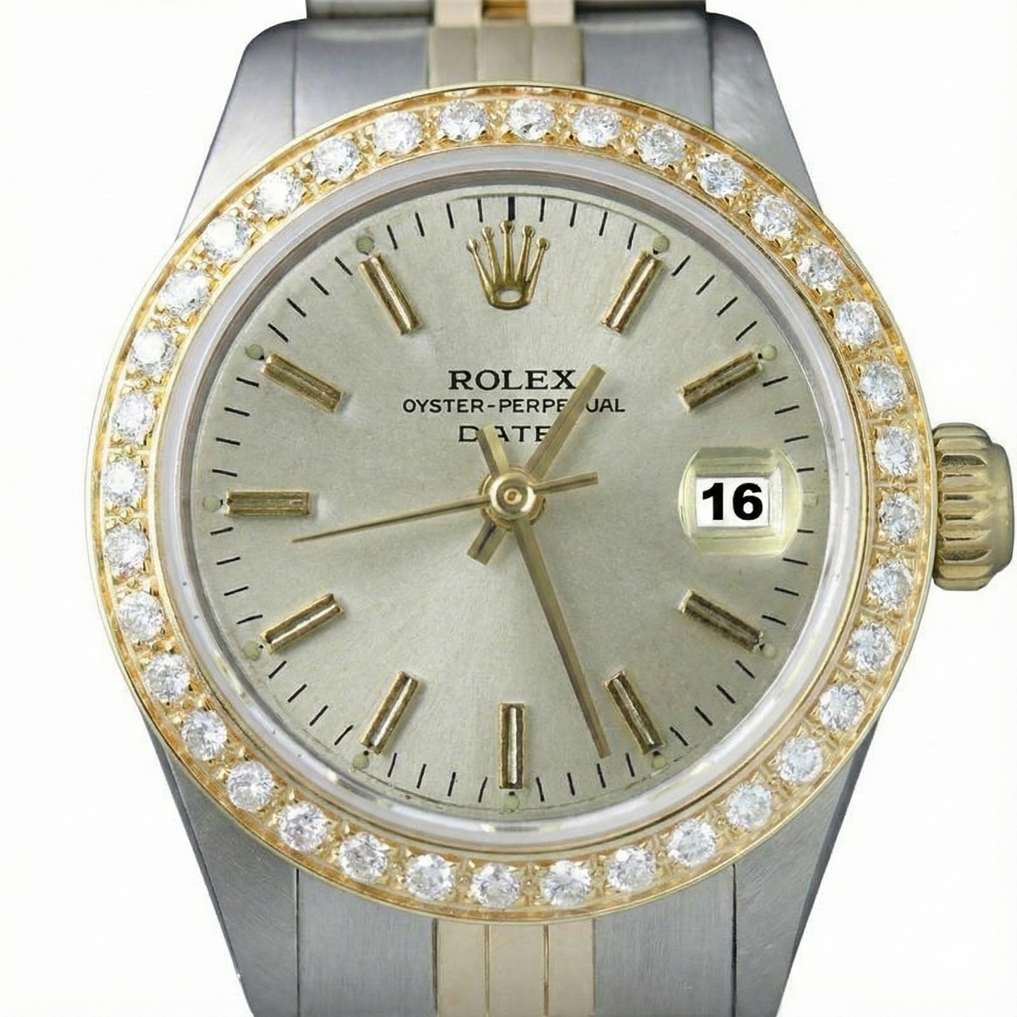 Orologio Rolex con lunetta in diamanti e quadrante bianco a bastoncino, bracciale giubileo bicolore
