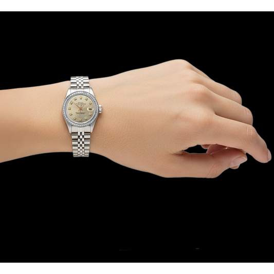 Orologio con quadrante in argento con diamanti e lunetta, cinturino giubileo, Rolex Datejust P2