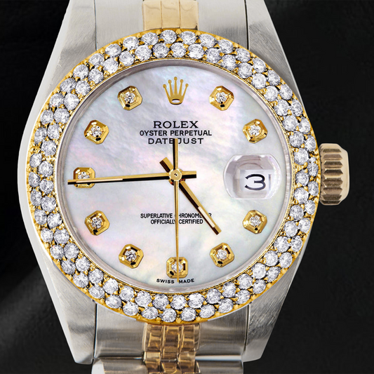 Orologio da donna Rolex Datejust 26 mm in oro con quadrante in madreperla e lunetta con doppia fila di diamanti