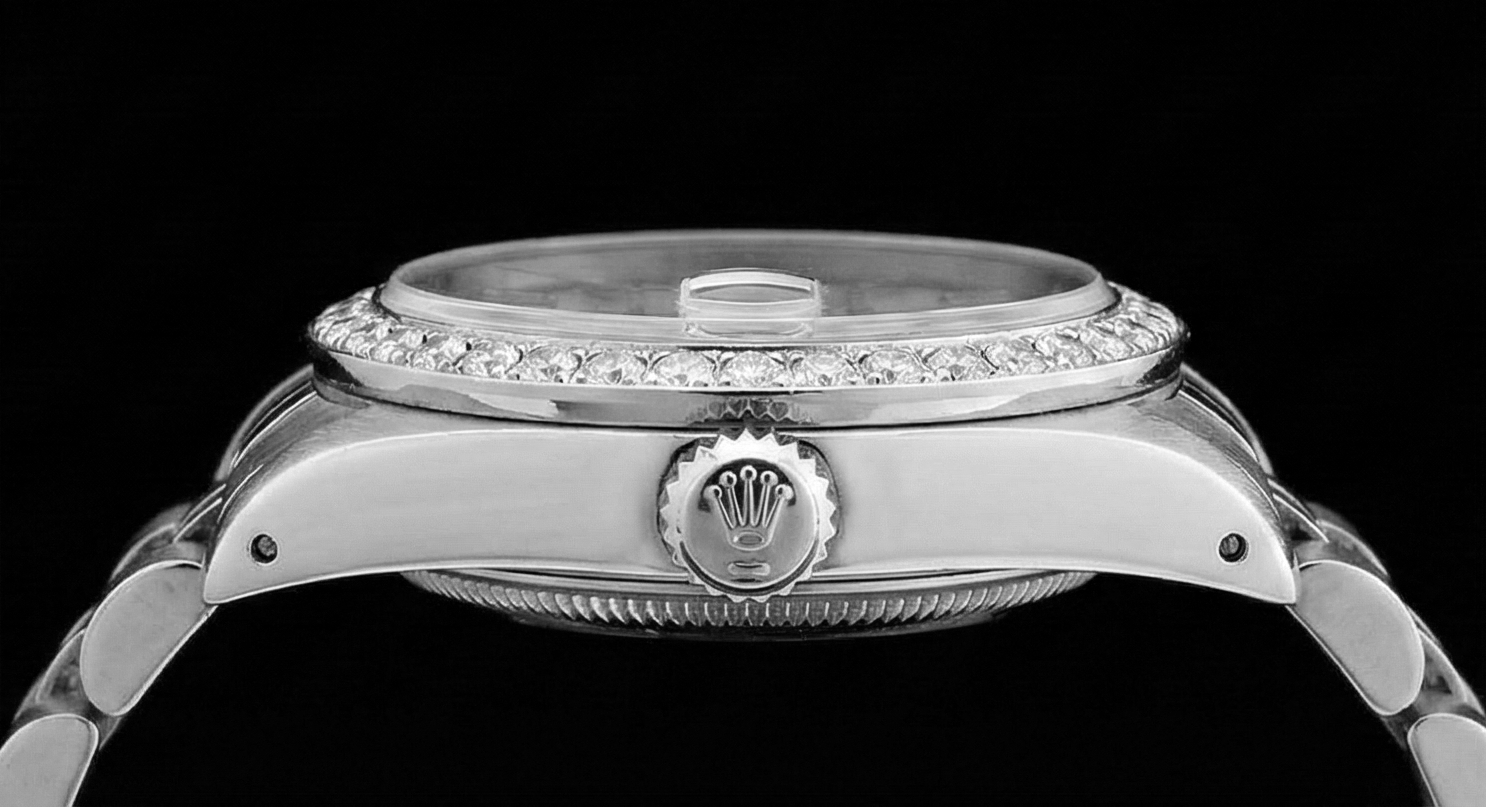 Orologio da donna Rolex Datejust in acciaio inossidabile con lunetta di diamanti bianca