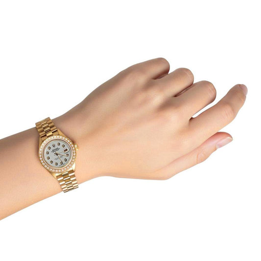 Orologio da donna Rolex in stile presidenziale con quadrante con diamanti bianchi e lunetta P2