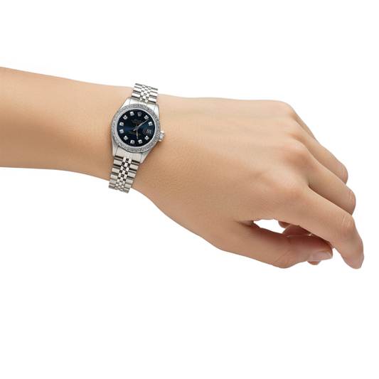 Orologio da donna con datario Rolex con quadrante blu e lunetta in diamanti, bracciale giubileo P2