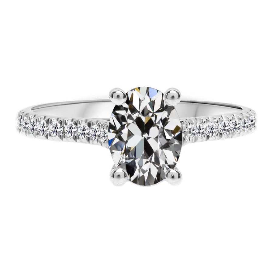 Abbagliante Diamante Fine Anello Solitario con Accenti 4,50 carati – vista principale
