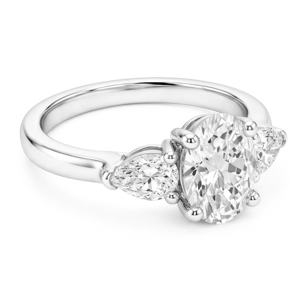 Ovale Diamante Trilogia in Oro 14 Carati Bianco – 4,50 carati