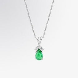Pendente Verde Smeraldo Pera Con Diamanti Rotondi 3.55 Carati Oro Bianco 14K