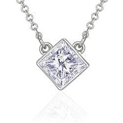 Pendente Con 3 Carati Un Grande Naturale Diamante Taglio Principessa In Oro Bianco 14K
