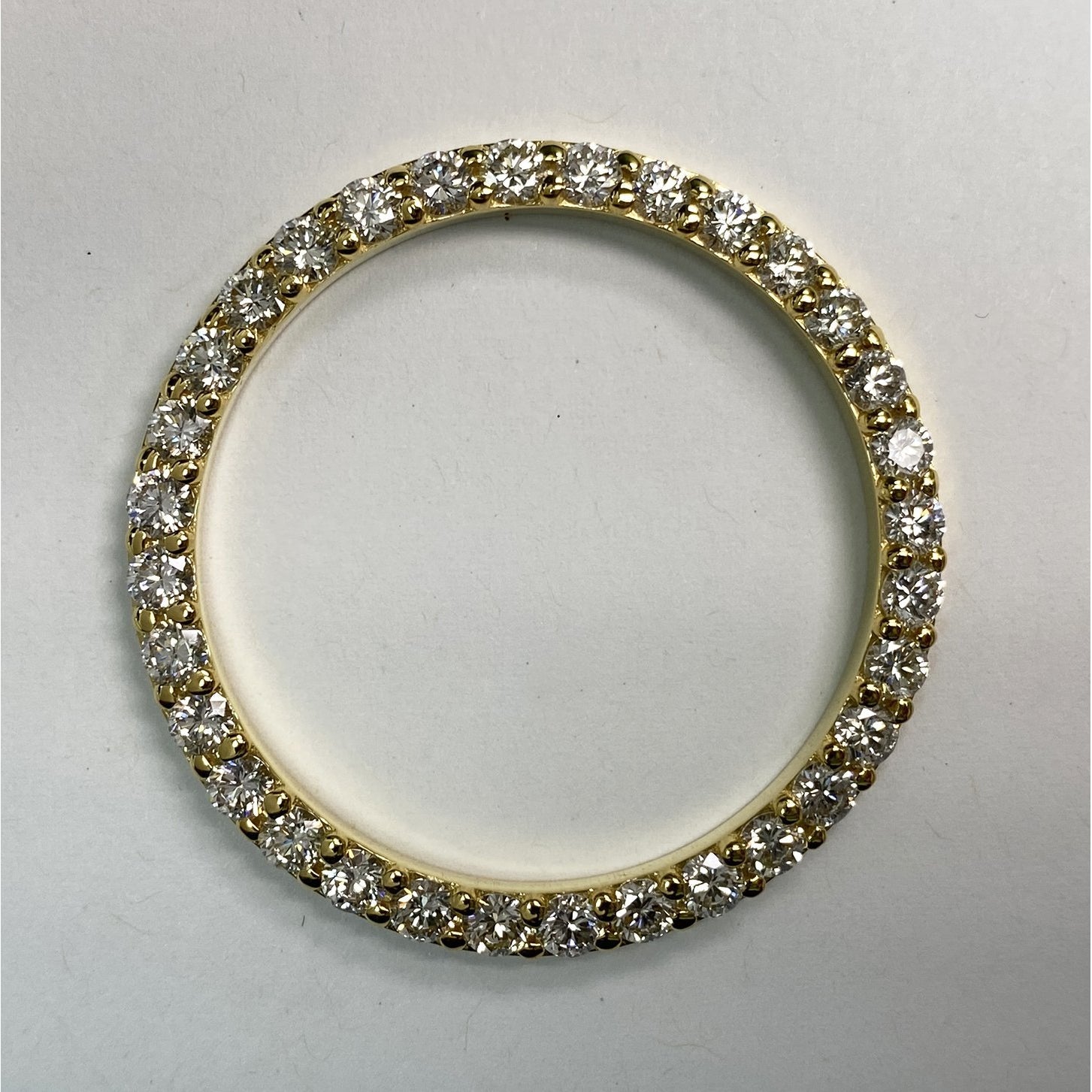 Firmato Diamante Fine Orologio di Lusso 5,4 carati – vista angolare