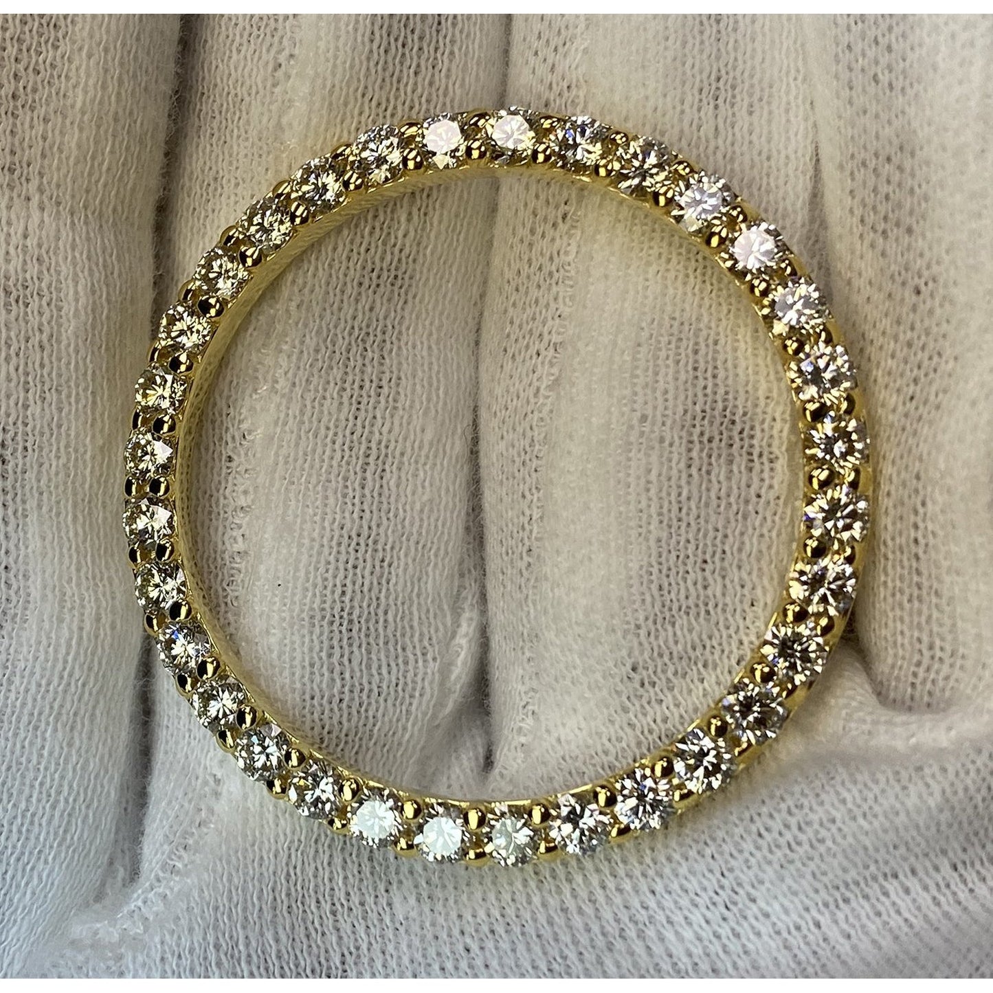 Diamante Fine Taglio Rotondo Orologio di Lusso in Gold – vista profilo