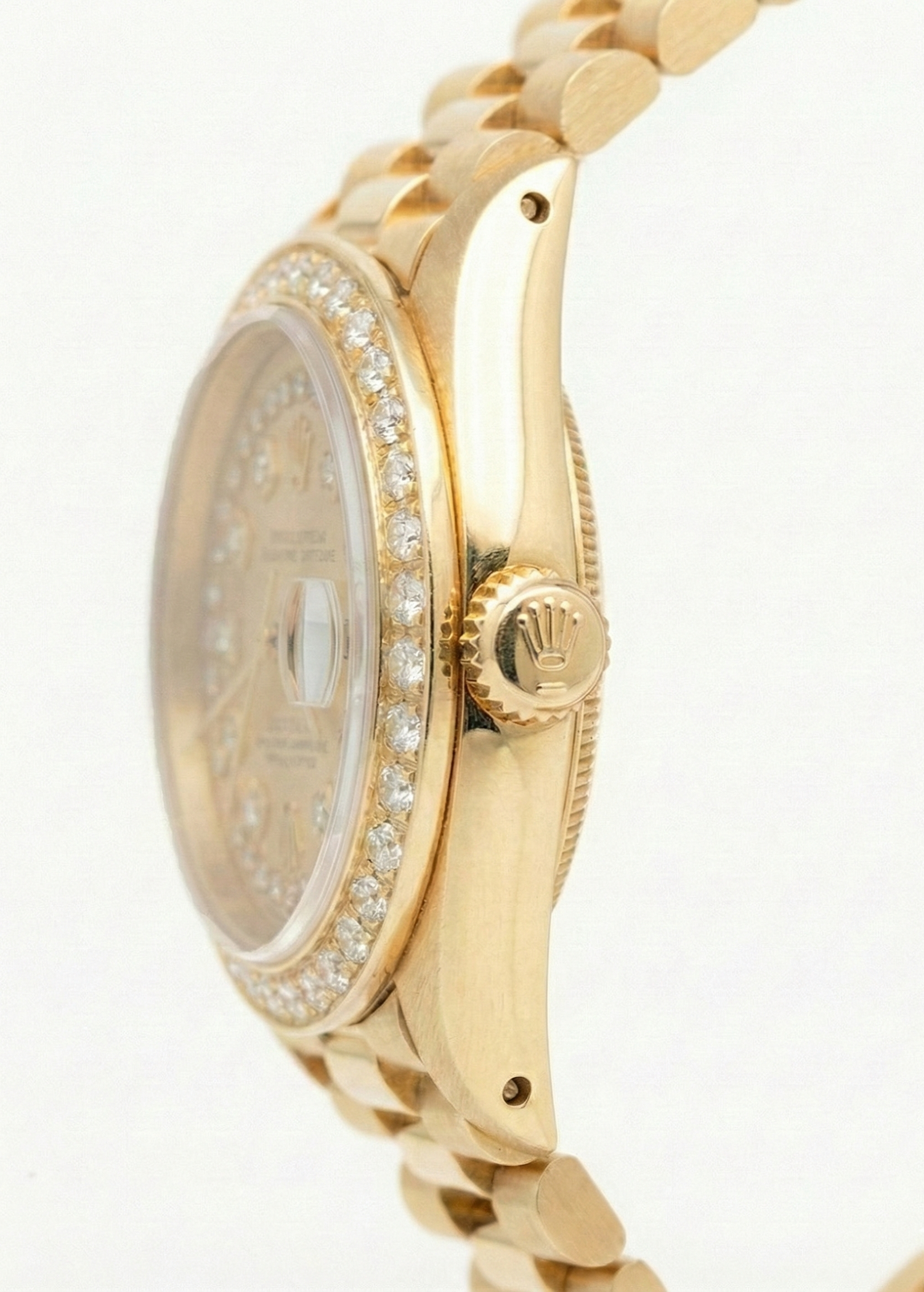 Quadrante con doppia fila di orologi Rolex modello Datejust con lunetta in diamanti, stilestile presidenziale