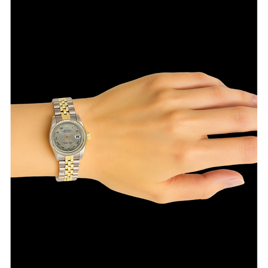 Quadrante romano grigio con lunetta in diamanti e orologio da donna Rolex in oro Datejust P2