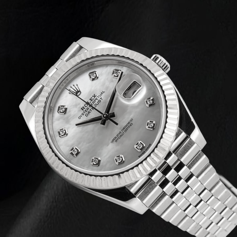 Orologio Rolex Datejust 41mm in Acciaio Inossidabile con Quadrante con Diamanti in Madreperla e Bracciale Jubilee