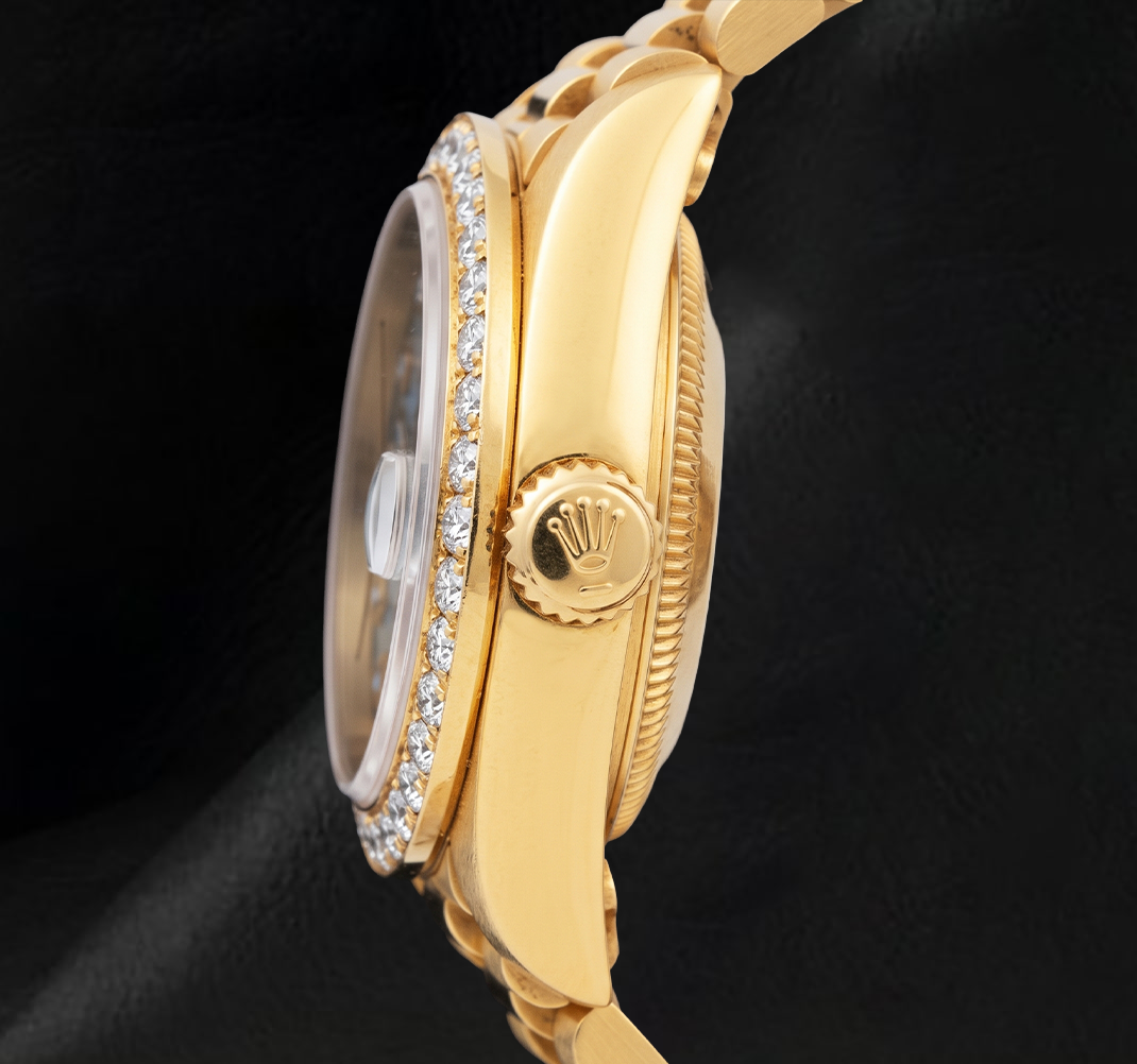 Orologio Rolex 69178 Datejust 26 mm Quadrante con Diamanti Floreale Blu Ghiaccio Bracciale President Oro 18K