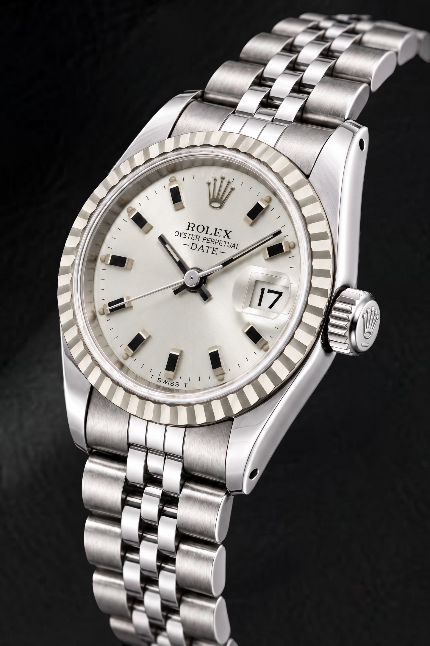 Orologio Rolex Date 6924 26 mm in Acciaio Inossidabile con Quadrante Argentato con Indici a Bastone Luminescenti