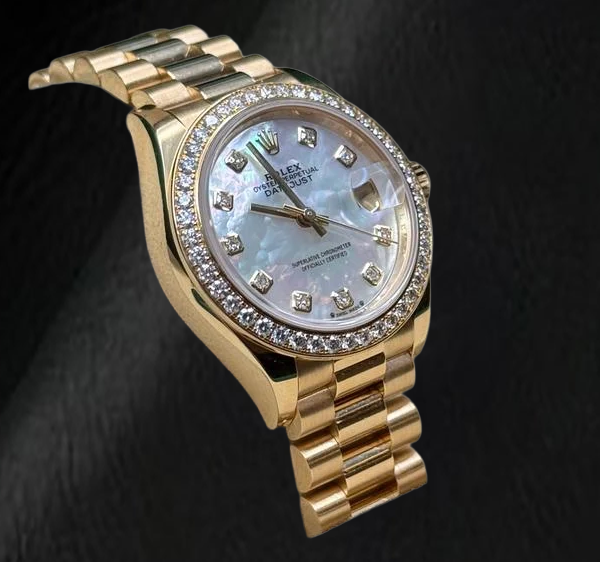 Orologio Rolex President 28 mm in Oro Giallo Quadrante con Diamanti in Madreperla Bianca
