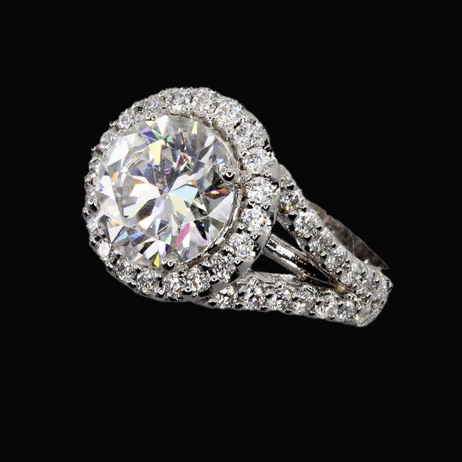 Brillante Anello con Pavé Halo – vista frontale