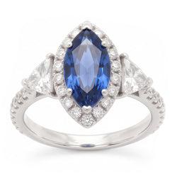 Anello di Fidanzamento con Zaffiro Blu Naturale Taglio Marquise da 3 Carati Halo a Tre Pietre in Platino