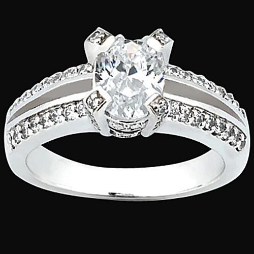 Set Di Gioielli Con Pavé Di Anello Di Fidanzamento Con Naturale Diamanti Ovali E Tondi Da 1.51 Carati