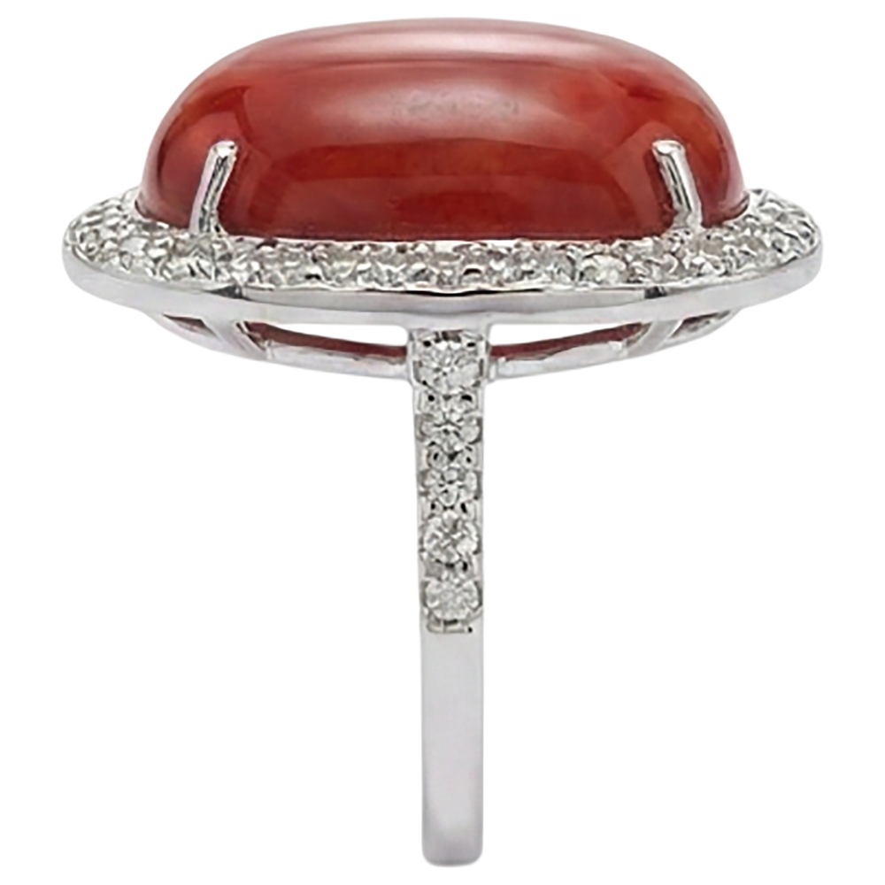 Set di 14 carati in corallo rosso ovale con anello rotondo con diamanti