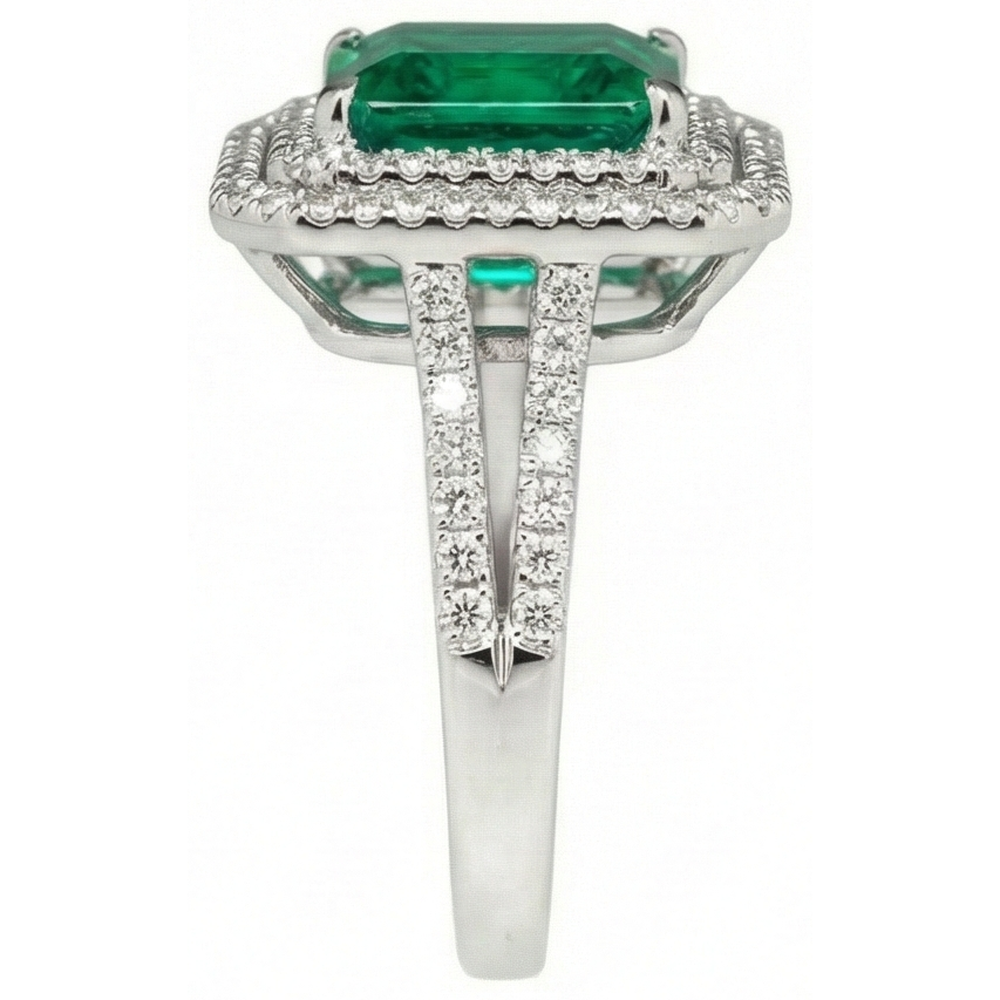 Smeraldo verde taglio principessa da 10 ct con anello di diamanti