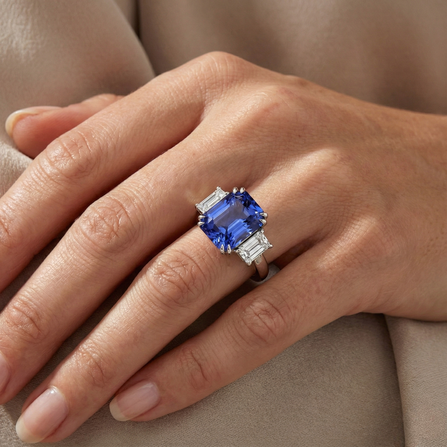 Smeraldo Diamante Naturale Autentico ( non creato in laboratorio ) Gioielli 3 Pietra Anello Zaffiro Radiante 5 Carati